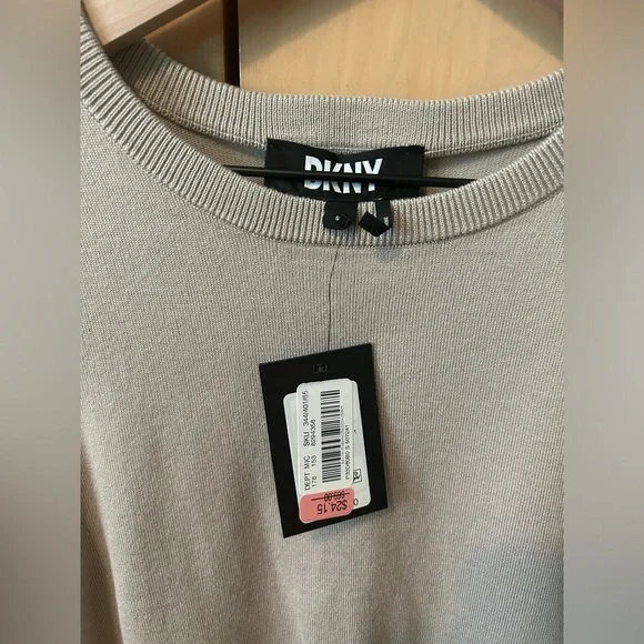 NEW WITH TAGS DKNY Top size S - Picture 3 of 7